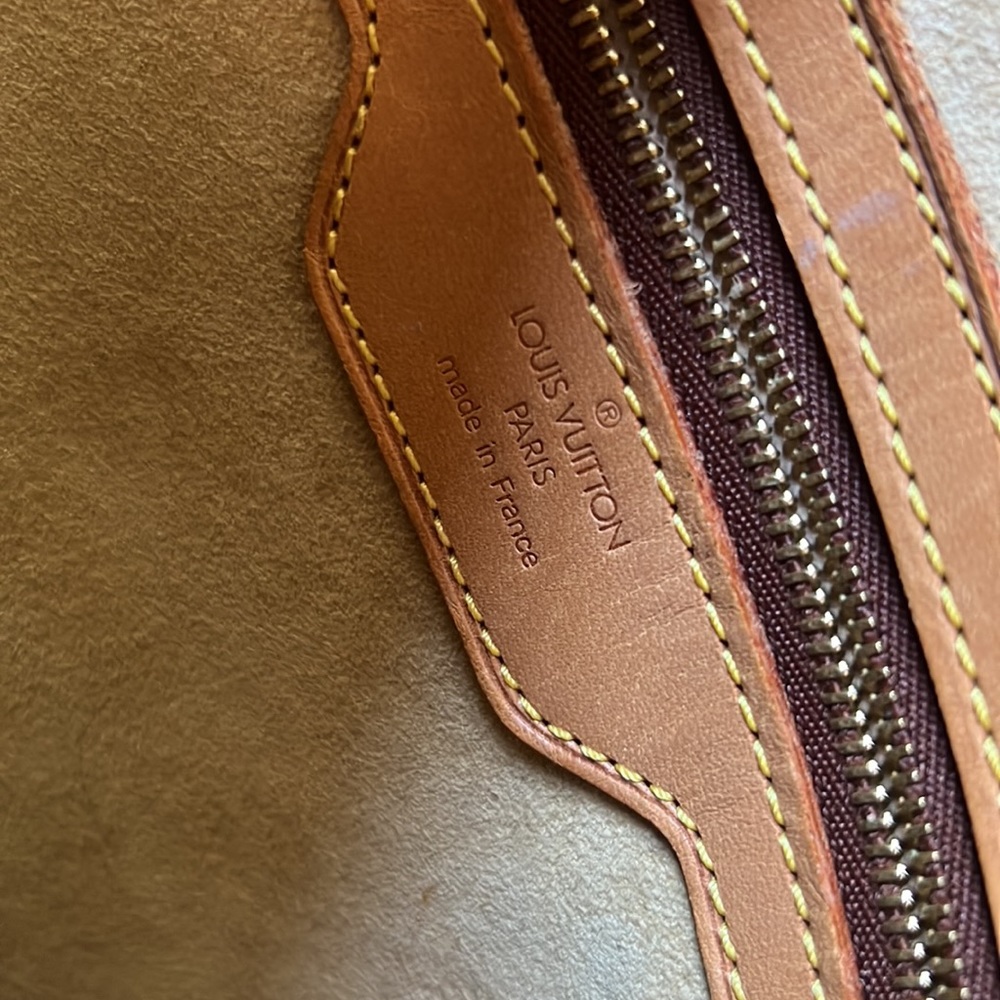 AUTHENTIC Louis Vuitton Rivoli briefcase Monogram, lock keys, luggage tag - Picture 5 of 17